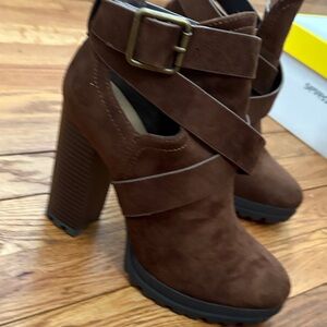 Seven Dials Dark Brown Heeled Boots